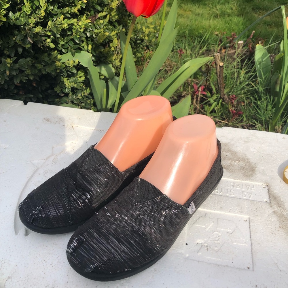 TOMS brand Girl’s black sparkle slip-on shoes Size Y4.5